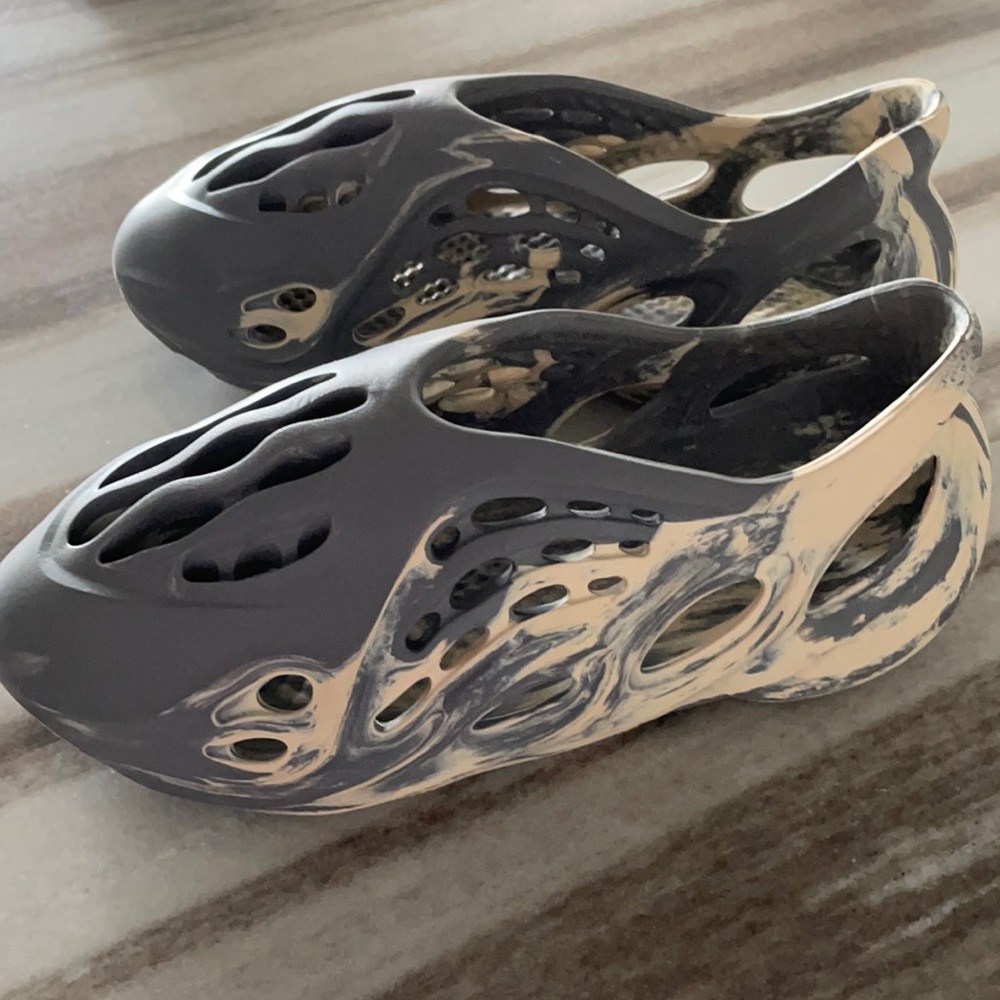 Yeezy “Moon Grey” foam runners